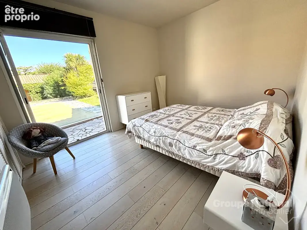 Maison Eyguières 5 pièce(s) 170 m2 - photo 8