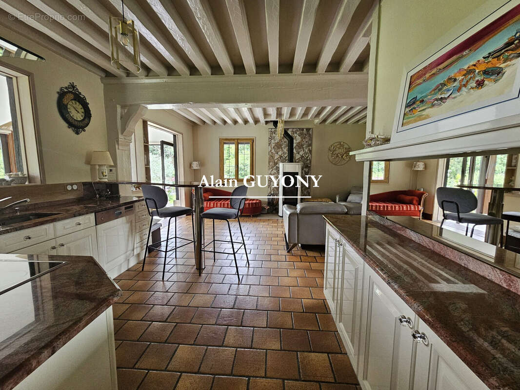 Maison à PONT-L'EVEQUE