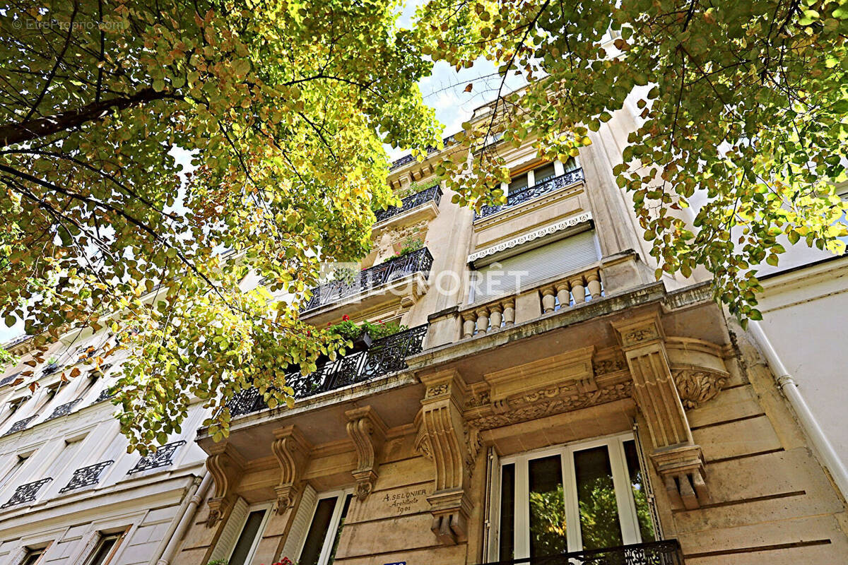 Appartement à PARIS-14E
