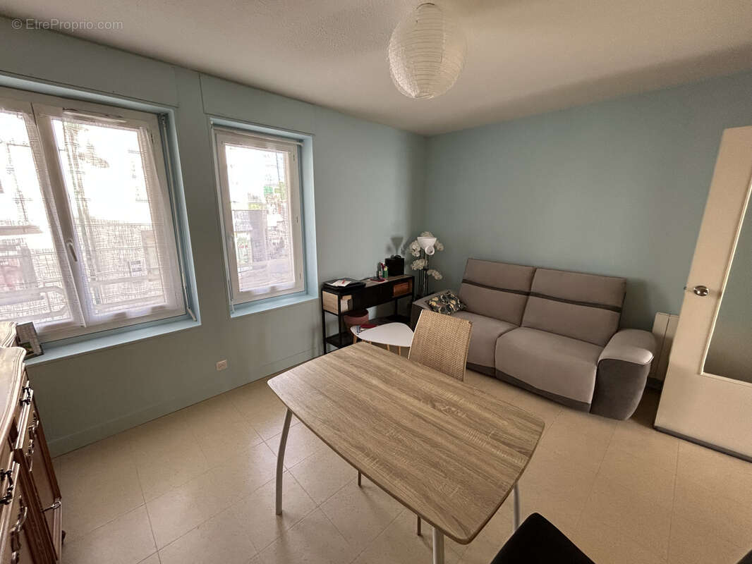 Appartement à PUY-GUILLAUME