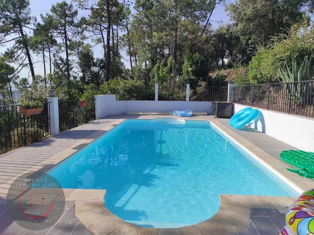 Maison à MANDELIEU-LA-NAPOULE