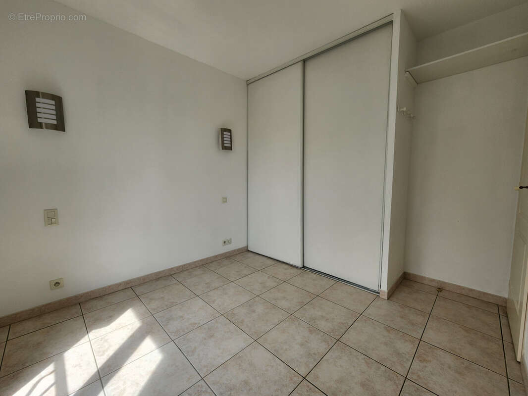Perpignan sud: appartement t2 avec parking et terrasse - photo 11