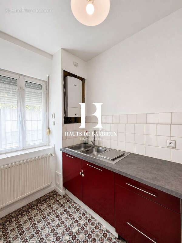 Maison 56 m² à Roubaix  - photo 6