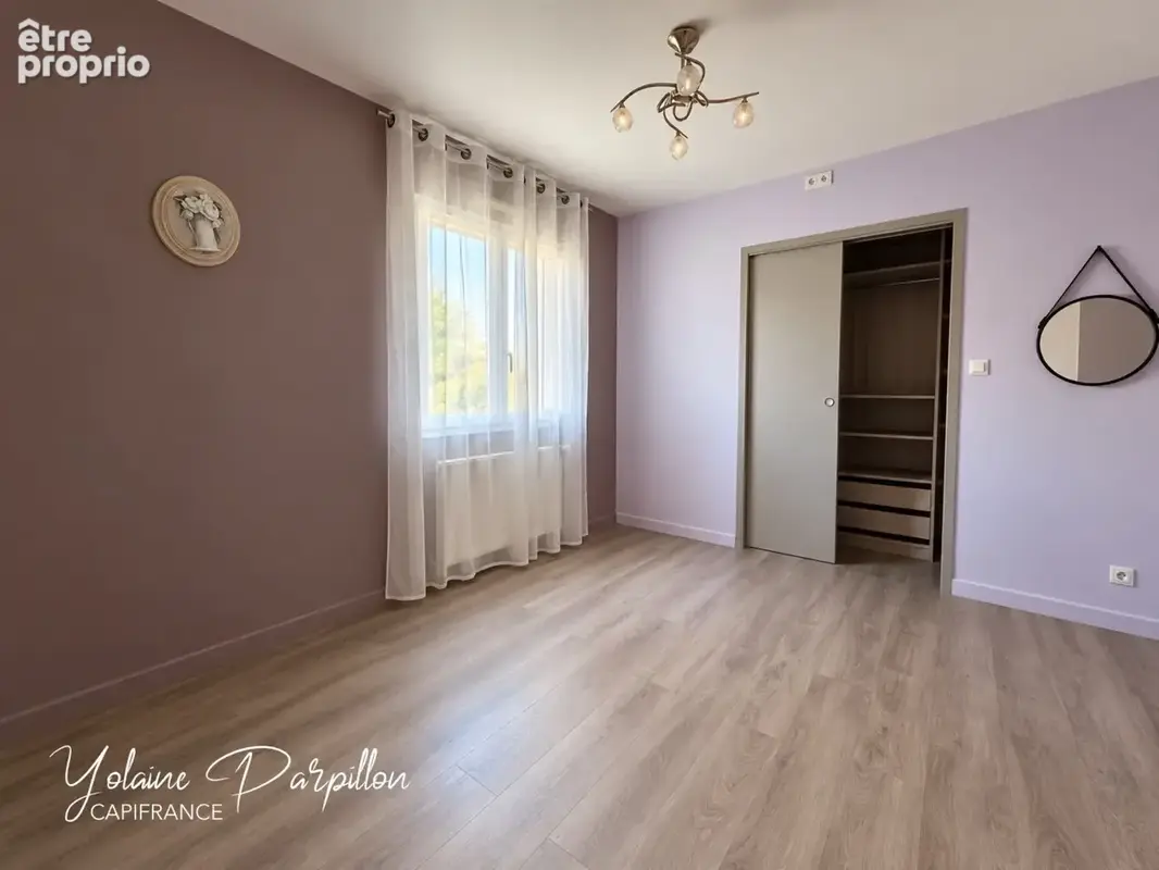 Maison de plain-pied offrant 4/5 chambres avec piscine sur 2000 m² aux BROUZILS (85) - photo 9