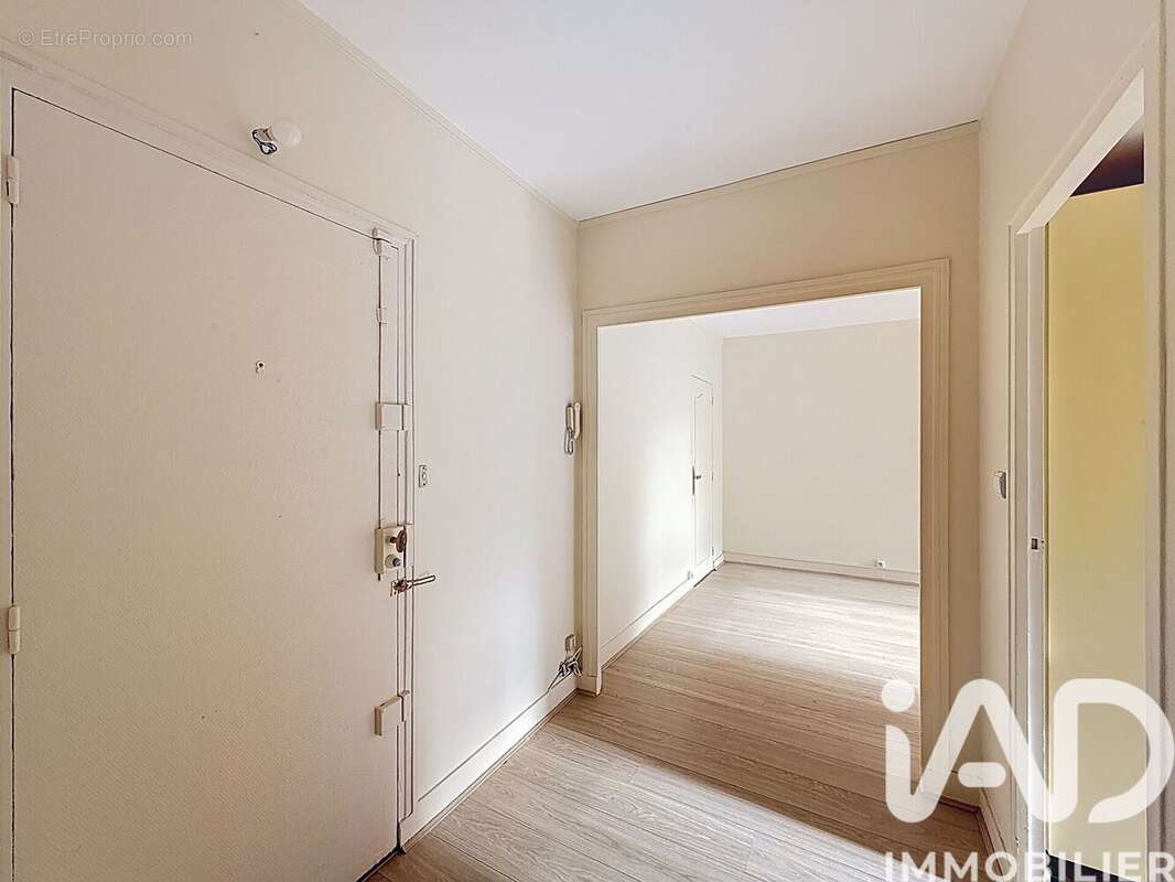 Photo 7 - Appartement à LEVALLOIS-PERRET