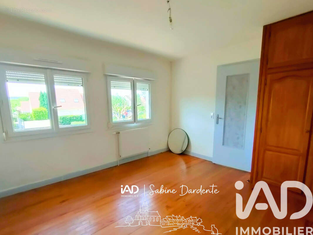 Maison 85 m² à Brevans  - photo 5