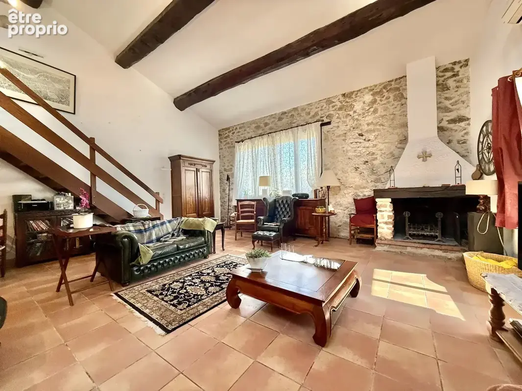 Maison de plain-pied avec 4 chambres, piscine et garage - photo 4