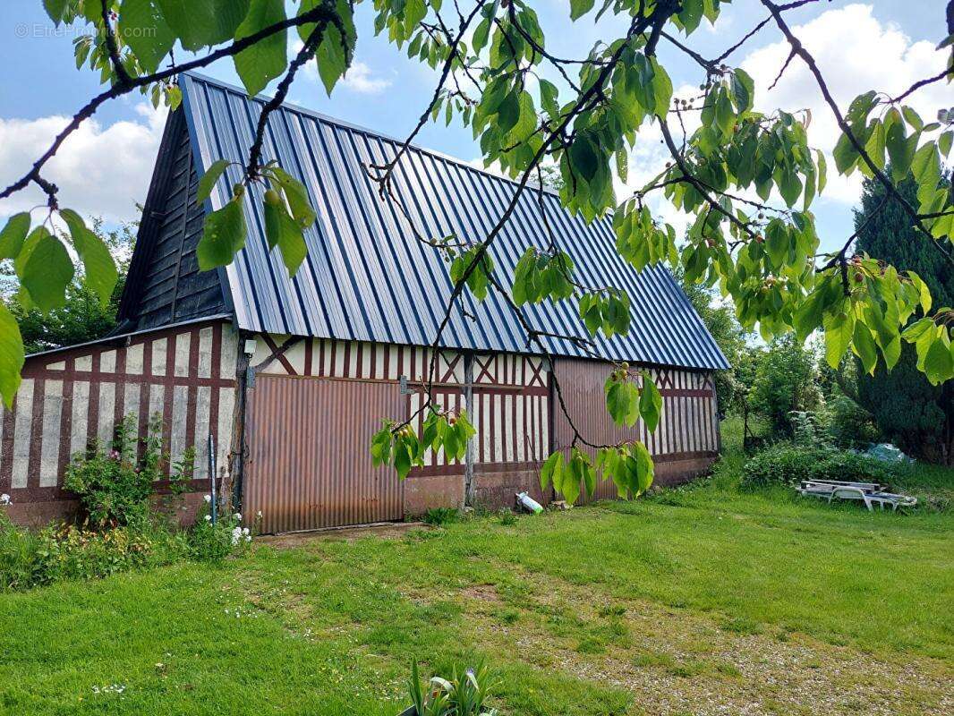 Ancien corps de ferme avec dépendances 1.3 Hectare - photo 13