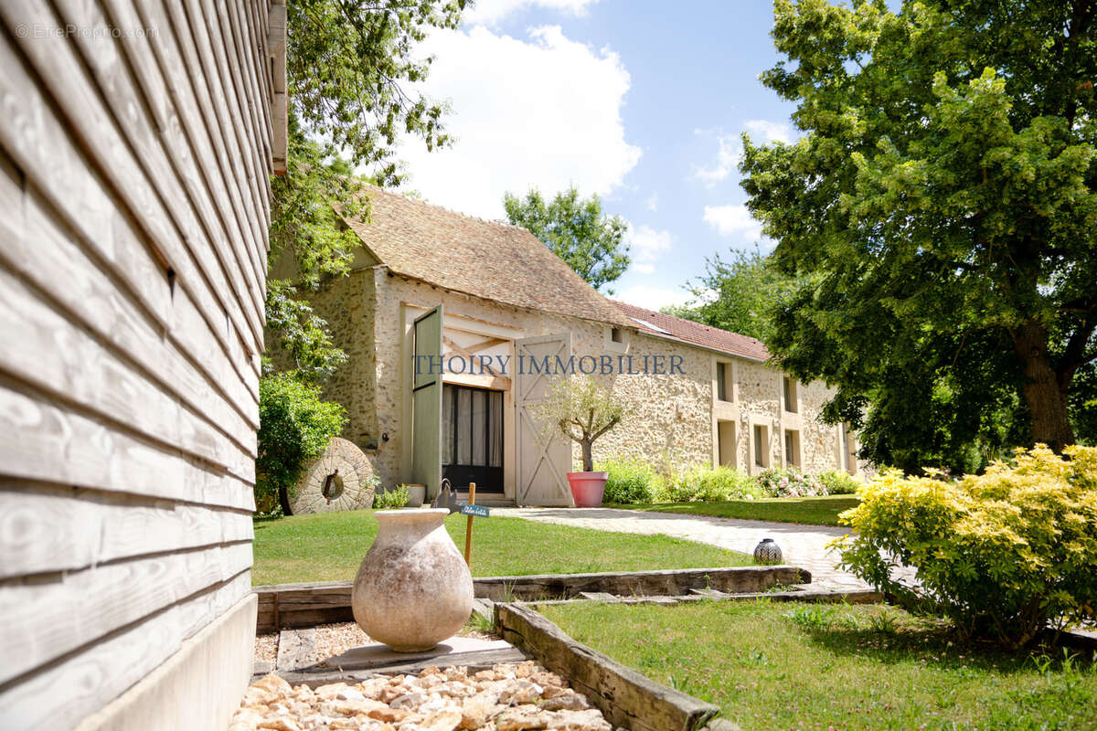 Maison à THOIRY
