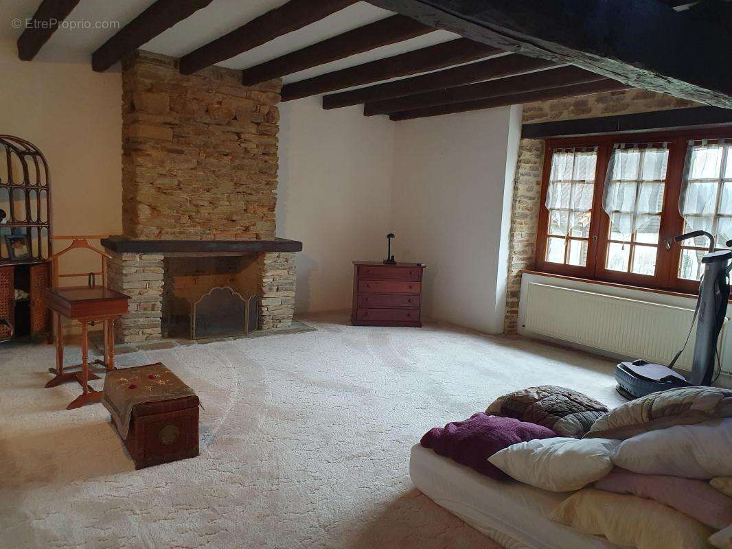 Maison à SAINT-YRIEIX-LA-PERCHE