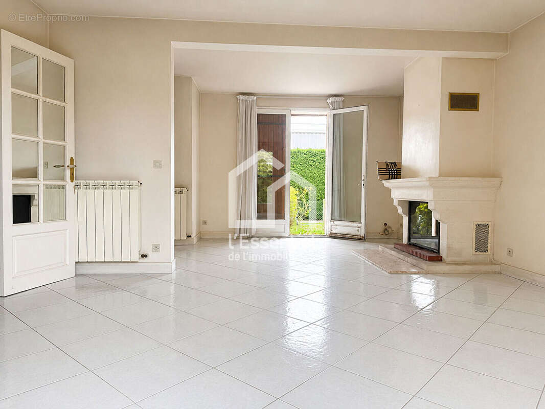 Maison à VERNEUIL-SUR-SEINE