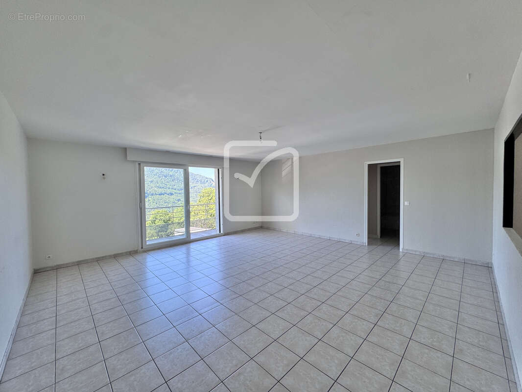 Appartement à FETERNES