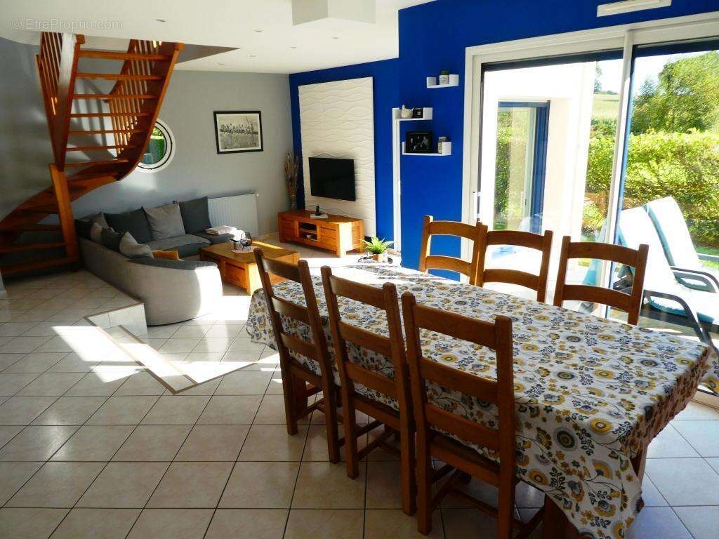 Maison à LOCMALO