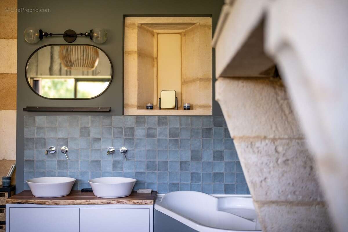 Maison à MONTAGNAC-LA-CREMPSE