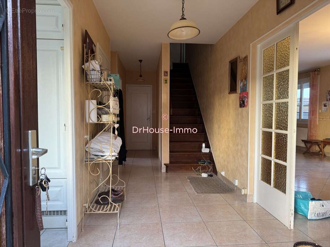 Maison 107 m² à Colomby-Sur-Thaon  - photo 2
