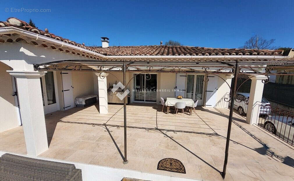 Maison à SAINT-JULIEN-DE-CASSAGNAS