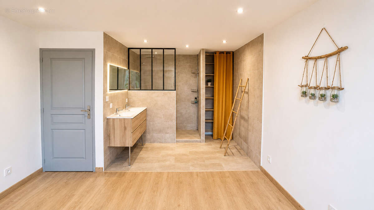 Maison rénovée avec toiture neuve, jardin piscinable et 4 chambres à 5 min de Lézignan-Corbières - photo 5