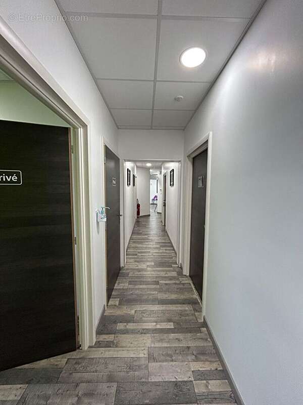 Commerce à MONTCEAU-LES-MINES