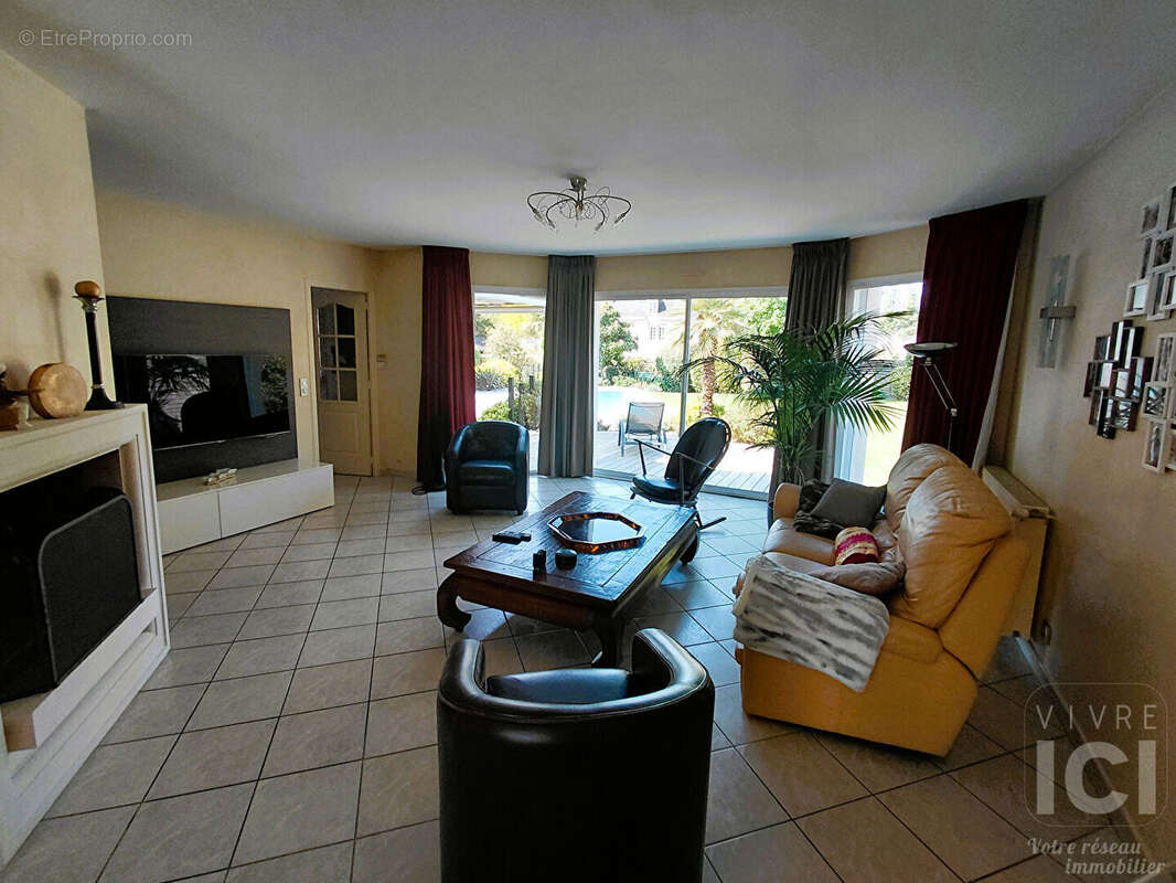 Maison à SAINTE-LUCE-SUR-LOIRE