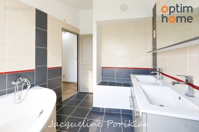Maison de village rénovée à vendre à Vitrolles-en-Luberon - photo 9