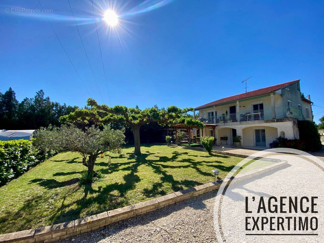 Maison à CAMARET-SUR-AIGUES