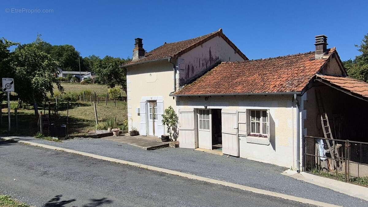 202607281135360 - Maison à LUSSAS-ET-NONTRONNEAU