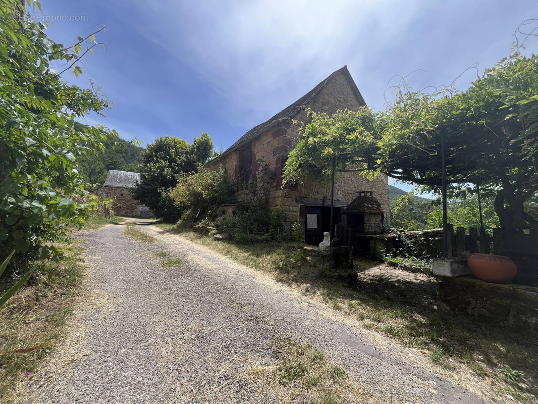 Maison à SAINT-LAURENT-D'OLT