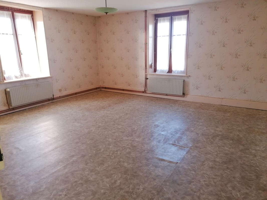 Maison à FOUGEROLLES