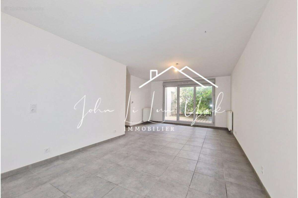 Appartement à BEAUCHAMP