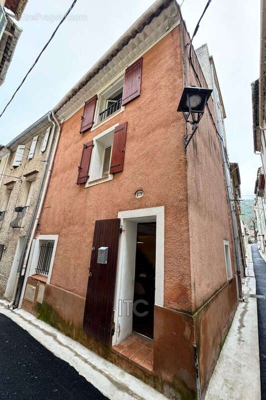 Maison à CUGES-LES-PINS