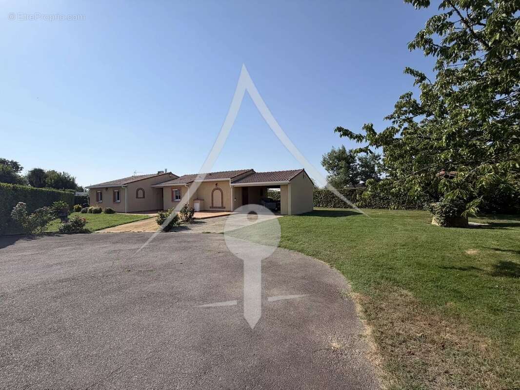 Charmante maison T5 avec piscine et jardin à Longages - photo 17