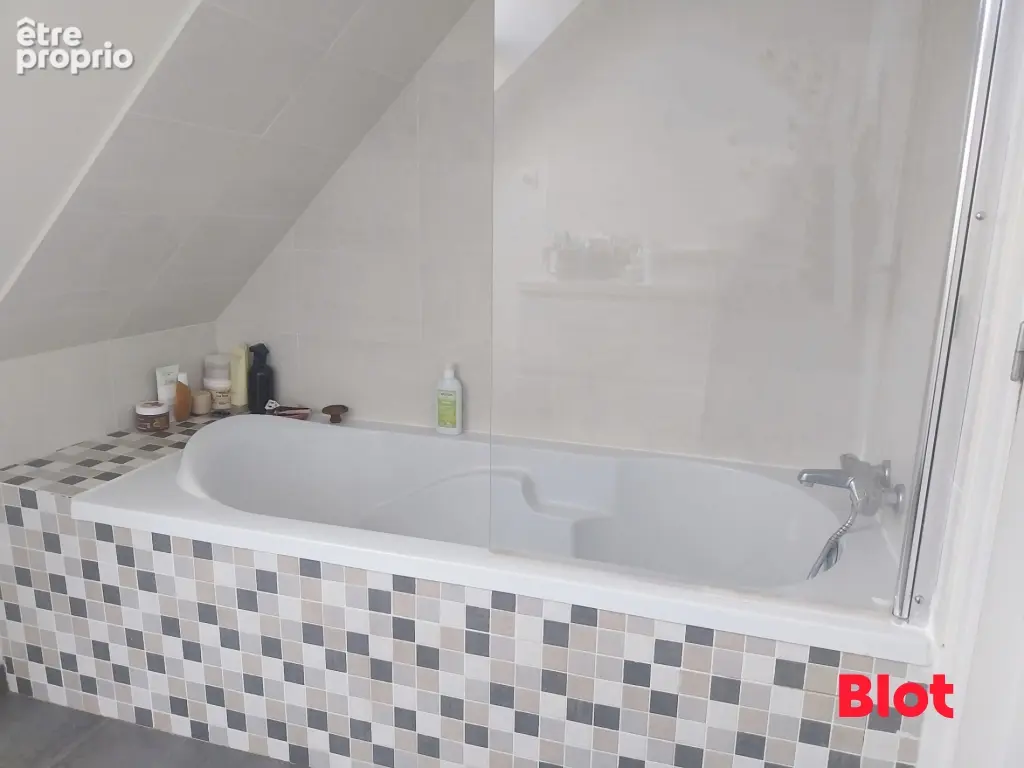Maison 8 pièces 198 m² à vendre à Saint-Germain-En-Cogles (35133) - photo 8