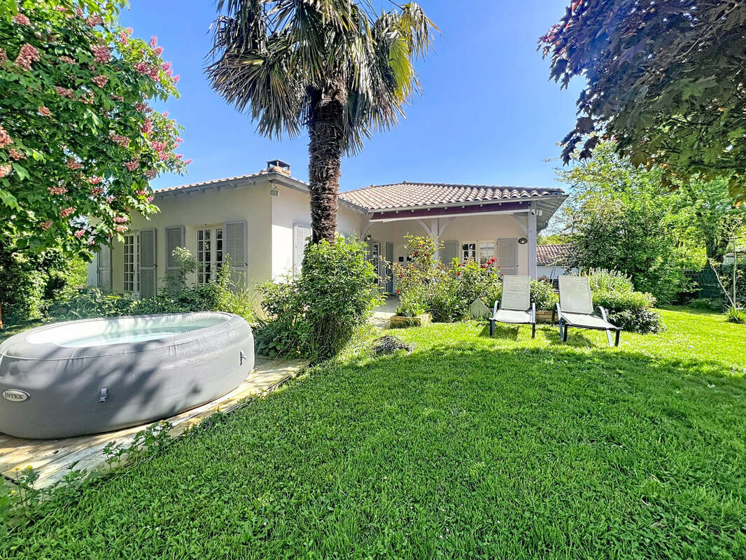 Maison à JASSANS-RIOTTIER