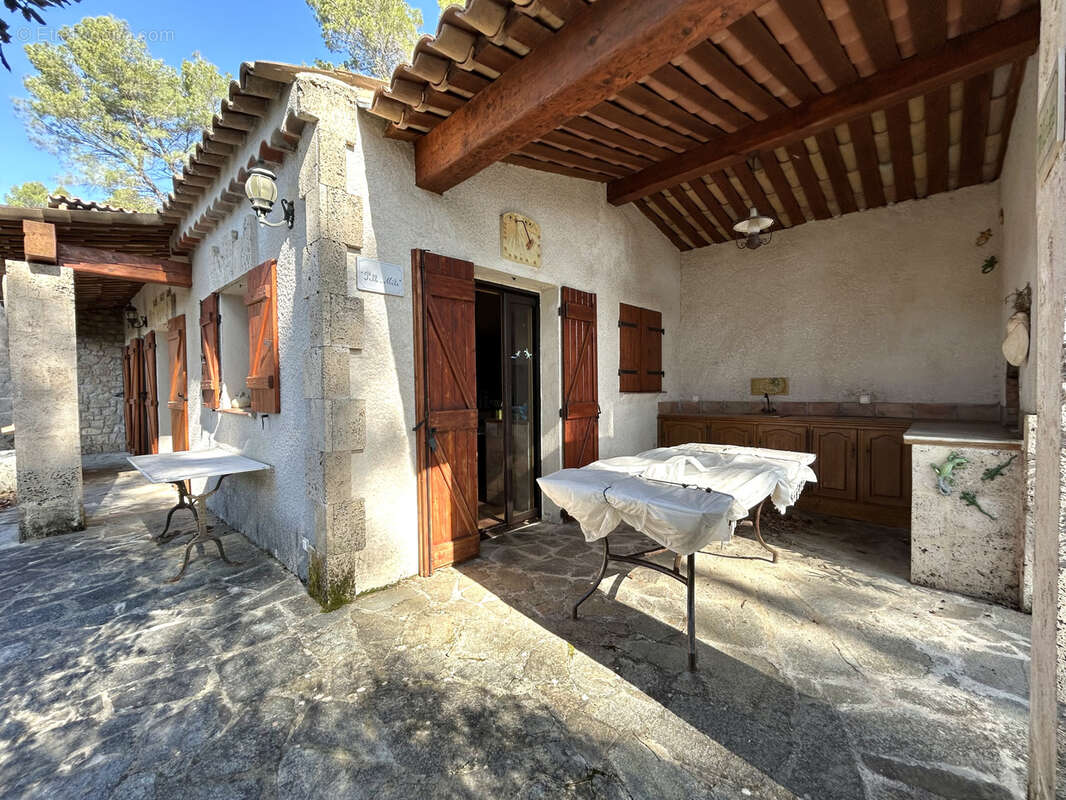 Maison à VILLECROZE