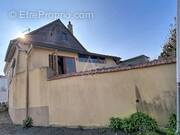 Maison à SAINT-COSME-EN-VAIRAIS