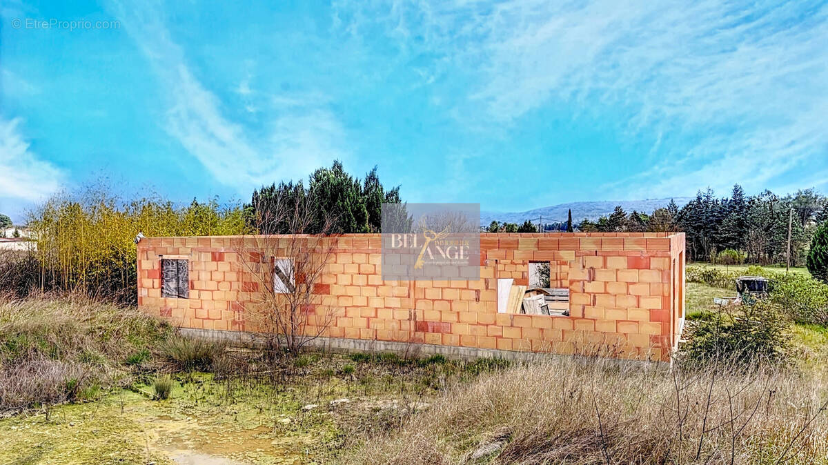 Terrain à SAINT-SERNIN