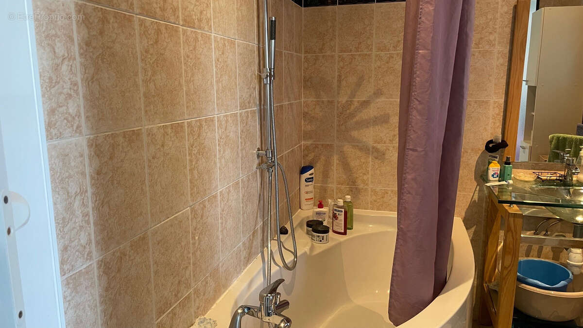 Appartement à MARSEILLE-5E