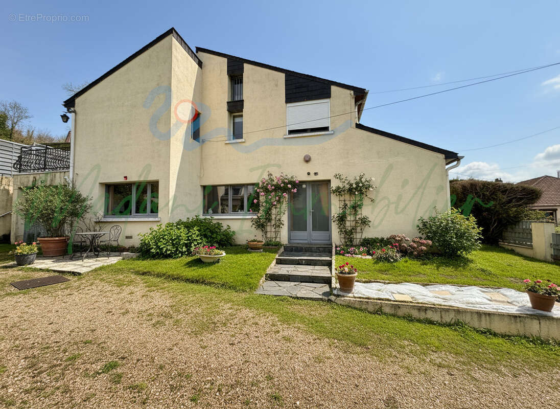 Maison à BONNIERES-SUR-SEINE