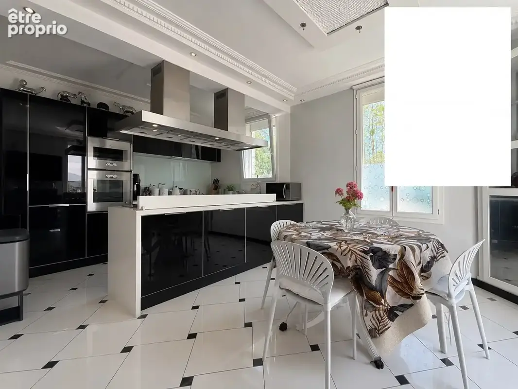 Salon Cuisine  - Appartement à CLAMART