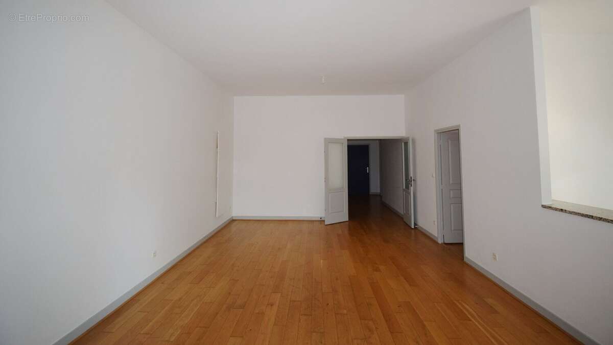 À VENDRE - Appartement T5 122,89 m² avec terrasse proche des Parcs - photo 4