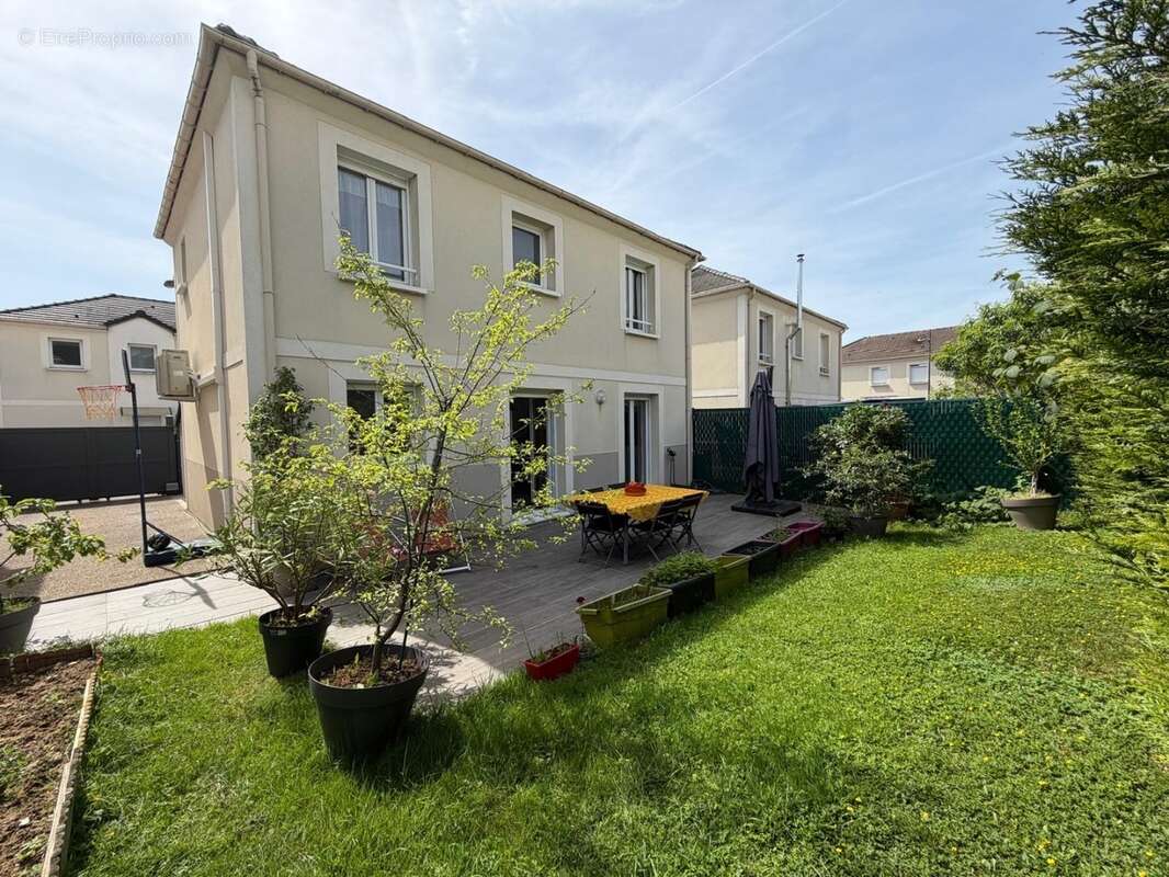 Maison à L'HAY-LES-ROSES