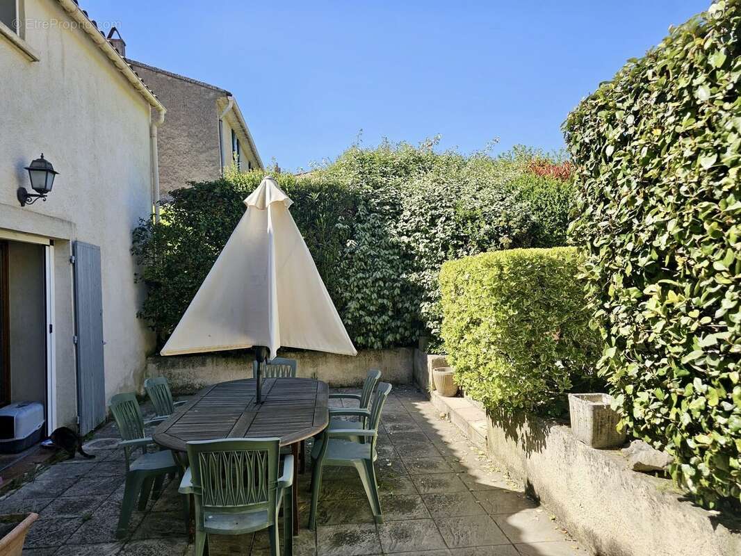Maison 175 m² à La Roque-D'antheron  - photo 2