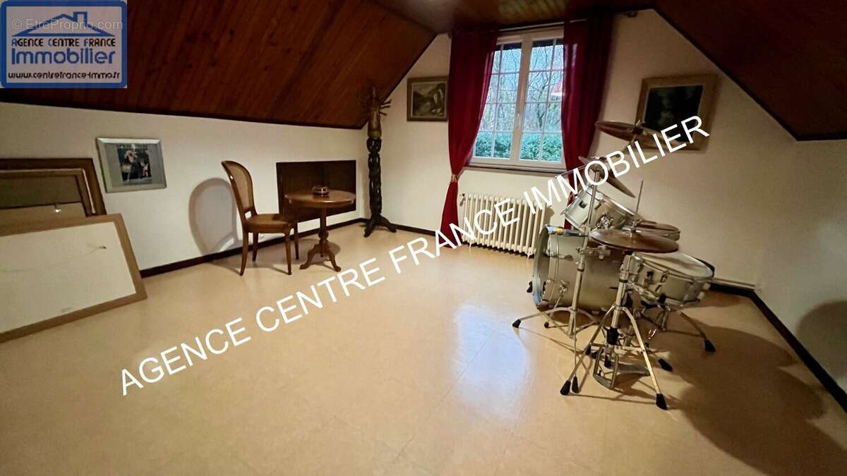 Maison à PLAIMPIED-GIVAUDINS