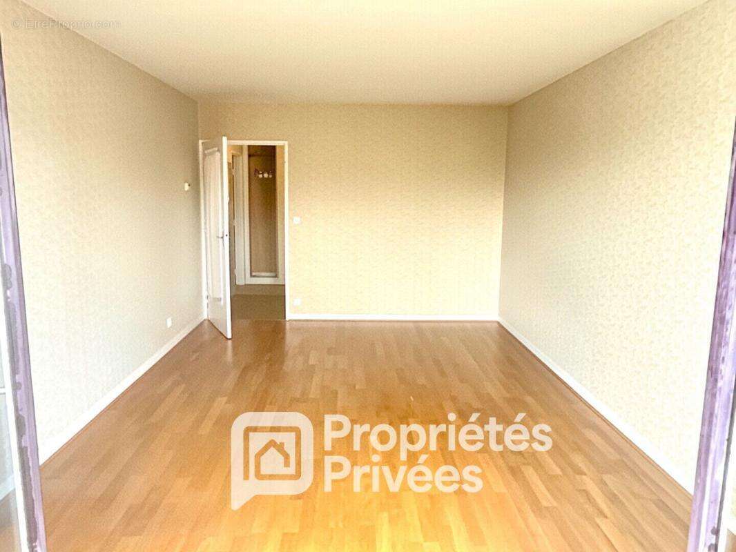 Appartement 69 m2, 3 pièces, balcon, cave, parking - photo 2
