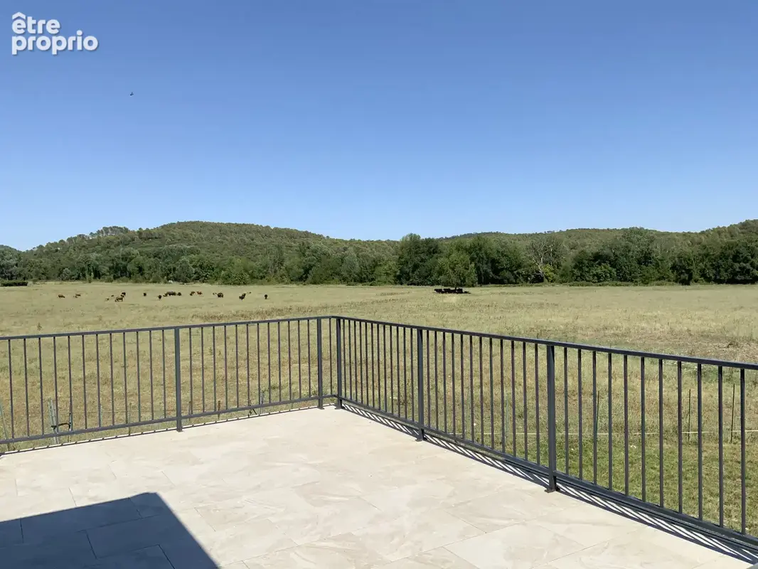 Propriété de 380 m2 avec vue panoramique sur les montagnes. - photo 6