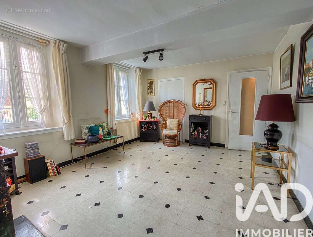 Photo 2