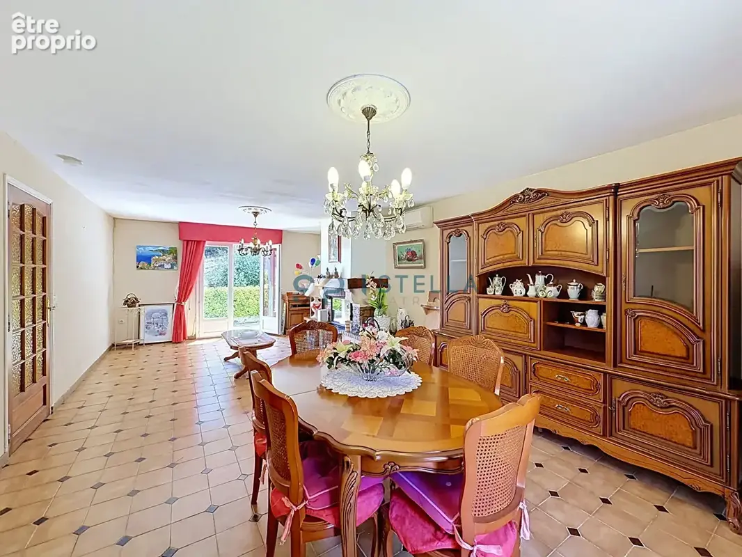 Maison des années 70 avec un fort potentiel en position dominante ! - photo 5