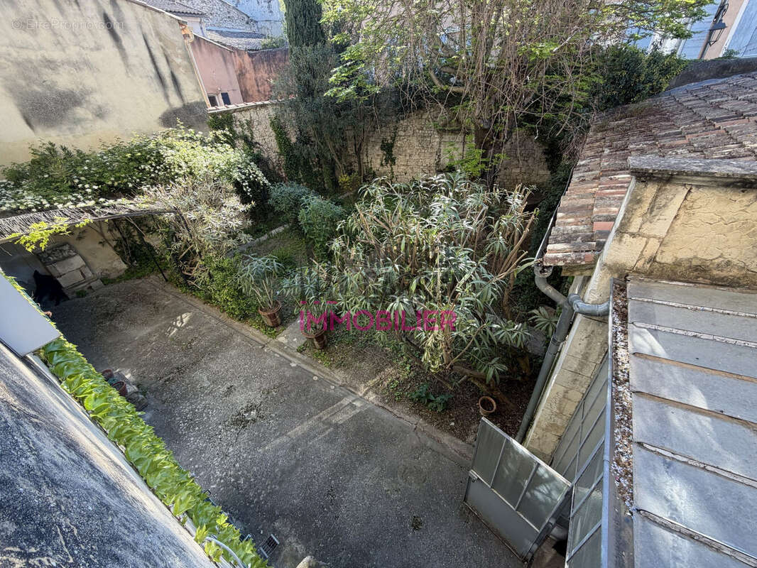 Maison à PERNES-LES-FONTAINES