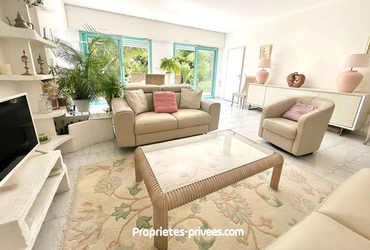 Appartement à MANDELIEU-LA-NAPOULE