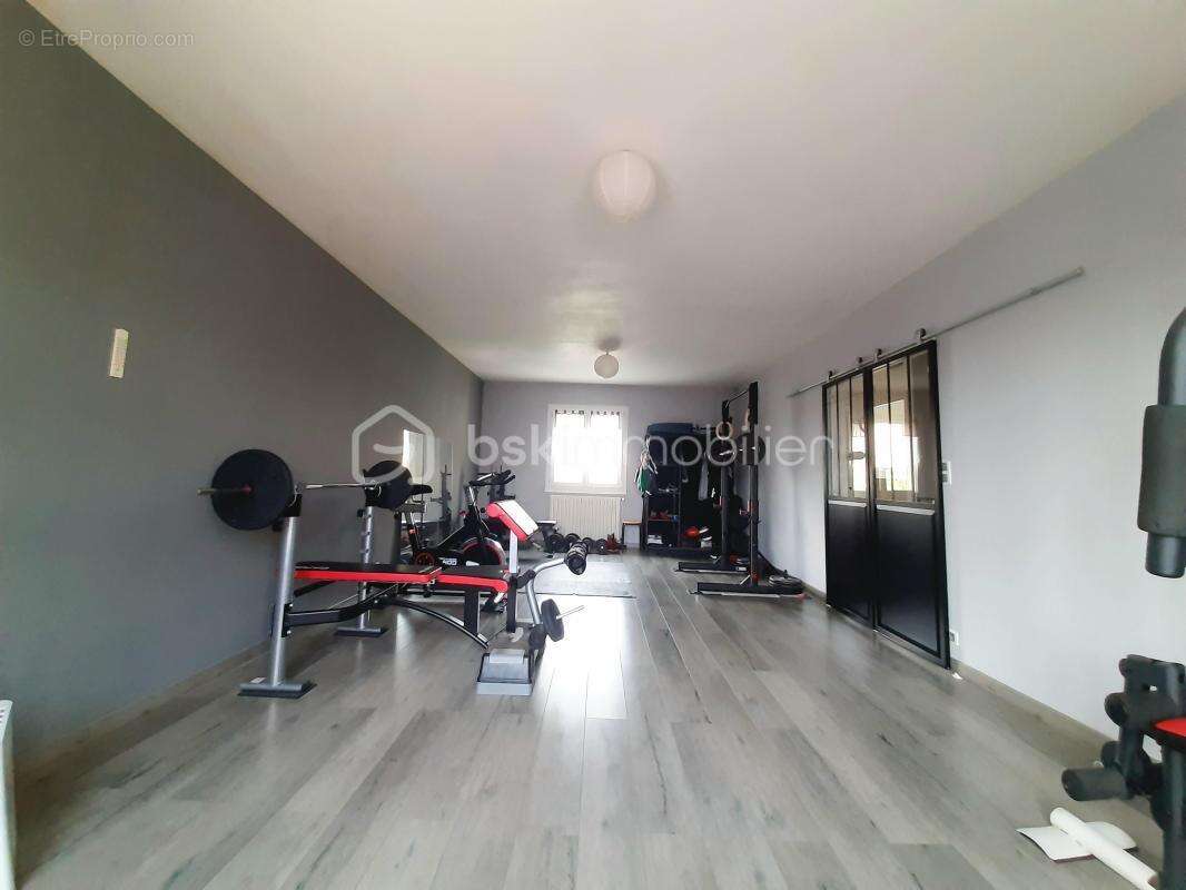 Maison à CHAILLAC-SUR-VIENNE